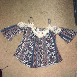 Cold shoulder paisley lace shirt